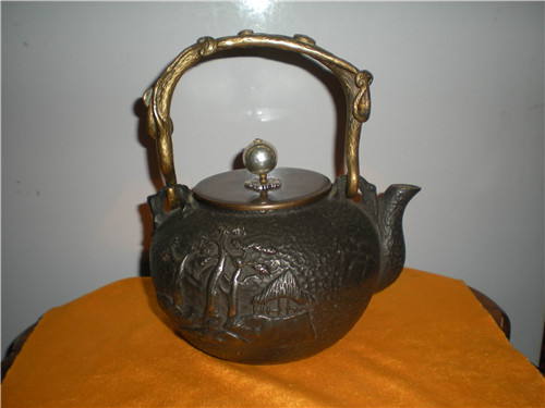 松樹(shù)飛鷹